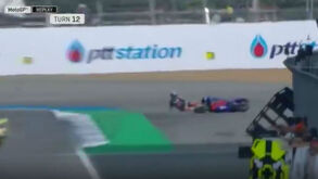 Miguel Oliveira 'traído' na curva 12: português foi ao chão nos treinos para o GP Tailândia