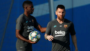 Messi tentou convencer árbitro a não expulsar Dembélé: «Não sabe falar, não sabe falar...»