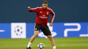 Taarabt faz mais exames por Marrocos 