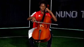 Joga no Benfica e toca violoncelo: a veia musical de Nuno Tavares