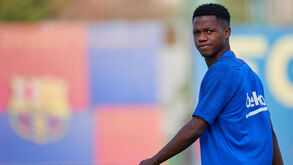 Barcelona: as jovens promessas que podem vir a ser o próximo Messi, Iniesta ou até Piqué