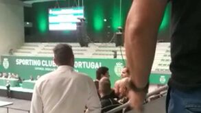 Das fotos entregues a Varandas às AG's em que se 
