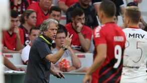 Jorge Jesus arrasa o vídeo-árbitro: «Esse senhor tem que ir para casa, vá de férias»