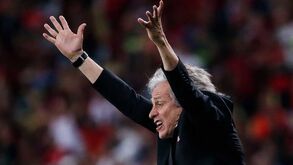 O árbitro nomeado para a Libertadores que deixa o Flamengo com a pulga atrás da orelha