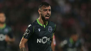 Bruno Fernandes bisa como médio do mês e Nehuén Pérez eleito melhor defesa