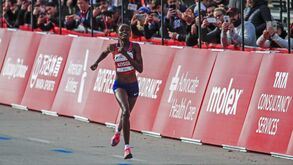 Grupo de atletas de elite apresenta queixa na IAAF por causa das sapatilhas da Nike