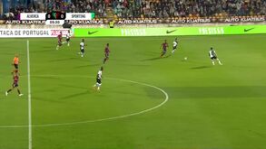 Vitinha em 'modo futebol de praia' e a sociedade Taremi/Evanilson a fazer estragos: eis o terceiro golo do FC Porto