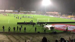 Coro de assobios e insultos à saída dos jogadores do Sporting em Alverca