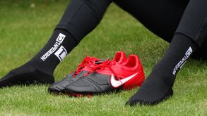 É fã de chuteiras antigas? Os craques estão rendidos à nova moda...