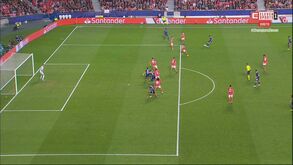 Lyon empata frente ao Benfica: VAR manteve a decisão do árbitro