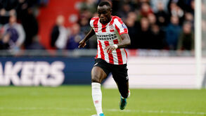 PSV Eindhoven goleado em casa pelo AZ Alkmaar