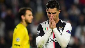 Cristiano Ronaldo: «Hei de ver os meus filhos crescer e estudar. Por ora, não!»