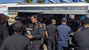 LeBron James manda camião de comida aos bombeiros que combatem fogos na Califórnia