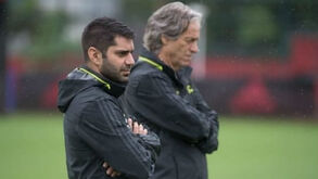 O médico que recupera lesões em tempo recorde no Flamengo: Jorge Jesus está rendido