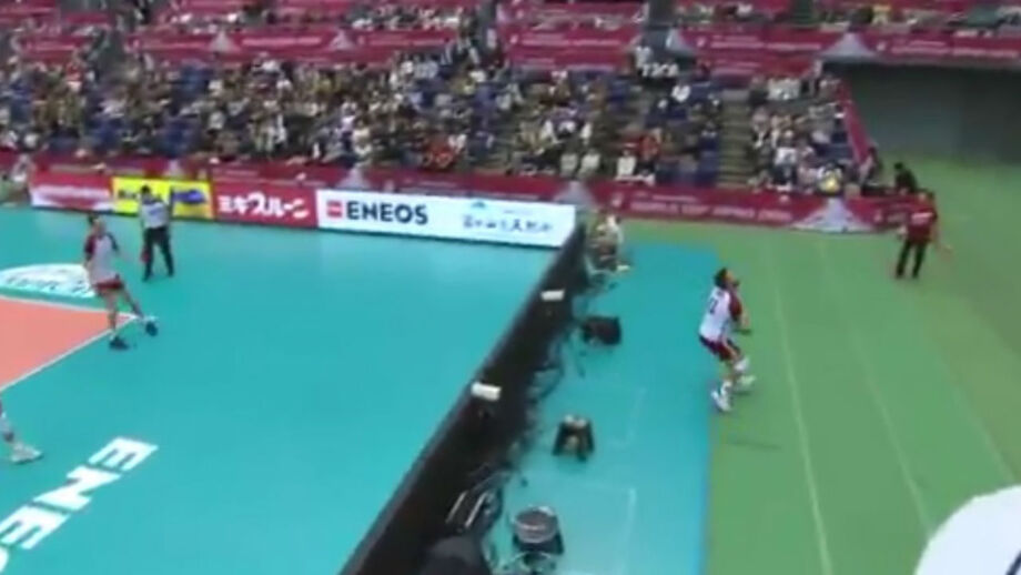 Jogada incrível da seleção polaca, frente ao Brasil, no Mundial de Voleibol