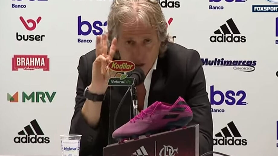 Treinador português questionado sobre a importância do Brasileirão