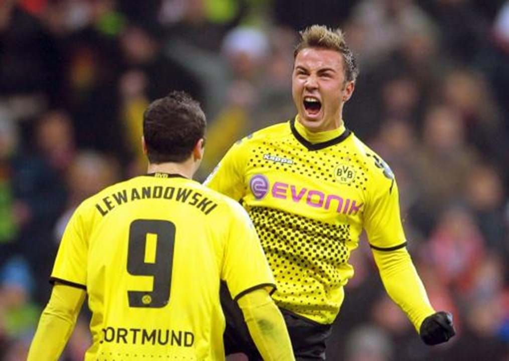 2011 - Mario Götze (Borussia Dortmund) - Ayudó al Borussia Dortmund a ganar dos títulos antes de pasar al otro lado de la barricada (en el Bayern de Múnich), donde también se proclamó campeón en tres ocasiones.  Volvería al Dortmund en 2016 y hoy está en el PSV
