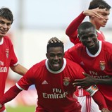 Sporting tropeça e é ultrapassado pelo Benfica na Liga Revelação