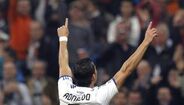 Real Madrid - Racing Santander (23/10/10), 6-1 - Primeiro póquer da carreira. Marcou aos 15, 26, 47 e 55 minutos, o último de grande penalidade.