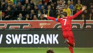 Suécia - Portugal (19/11/13), 2-3 - Segundo hat-trick pela seleção e golo 400 da carreira, mais o 401 e o 402, apurando Portugal para o Mundial de 2014.