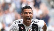 Juventus - Sassuolo (16/09/18), 2-1 - Primeiros golos pela Juventus.