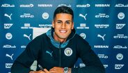 João Cancelo: Destacou-se na Juventus e o Manchester City foi buscá-lo por 65M€. Tem tido muito poucas oportunidades.