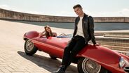 Cristiano Ronaldo ao lado do Alfa Romeo 1900 C52 'Disco Volante', raríssimo protótipo criado em 1952, do qual apenas existe um exemplar dos cinco produzidos.