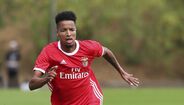 Ebuehi, 23 anos