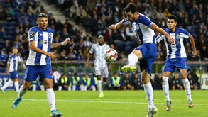 A crónica do FC Porto-Aves (1-0): rede social do assobio