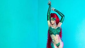 Cardi B: vilã com toque venenoso