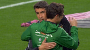 O reencontro de Bruno Lage com o irmão na Luz