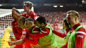 Union supera rival Hertha no primeiro dérbi da capital na Bundesliga