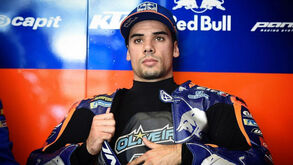 Miguel Oliveira vai ser hoje operado ao ombro direito