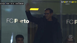 Bancadas do Dragão levantaram-se ao minuto 9 do FC Porto-Aves por Fernando Gomes