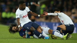 Novas imagens mostram como ficou o pé de André Gomes