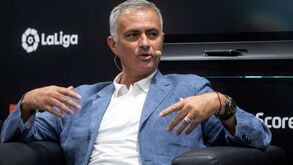 Arsenal nega reunião com Mourinho