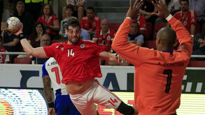 FC Porto 'atropela' Benfica e continua invencível