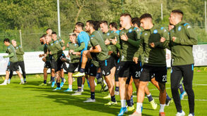 Motim com insultos à mistura: jogadores do Nápoles confrontaram vice-presidente