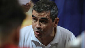 Oliveirense reforça-se com norte-americano John Fields