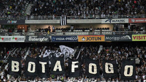 Flamengo condena violência e pede punição, enquanto Botafogo publica mensagem surreal