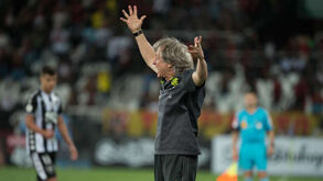 Central do Botafogo irritado com Jorge Jesus: «Faltou-me ao respeito!»