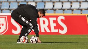 Bruno Lage testou relvado e açorianos já vão festejando: as melhores imagens do Santa Clara-Benfica
