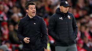 Marco Silva oferece triunfo do Everton e André Gomes não ficou sem resposta