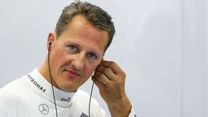 Mulher de Schumacher explica porque se sabe tão pouco do estado de saúde do ex-piloto