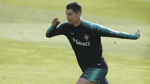 Cristiano Ronaldo preparado para jogar