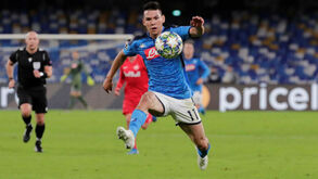 Lozano e as críticas no Nápoles: «O sucesso não é uma mão cheia de estranhos a aplaudir»