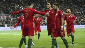 Portugal goleia Lituânia e fica a um passo do Europeu'2020