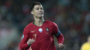 Itália rendida e Juventus dá os parabéns a Ronaldo