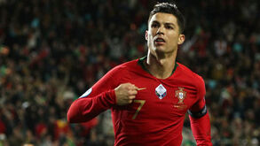 «Para abrir o jornal nacional»: Ronaldo previu de manhã o que iria fazer no jogo com a Lituânia