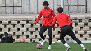 João Félix volta aos treinos com bola